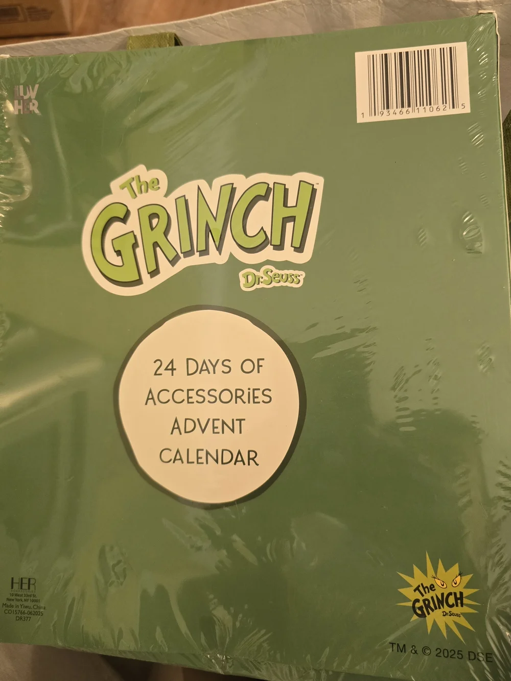 Dr. Seuss The Grinch Green Advent Calendar - Holiday Countdown. Girls. NWT.